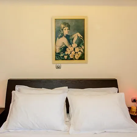 Downtown In Chania Hriszí Aktí Haniá